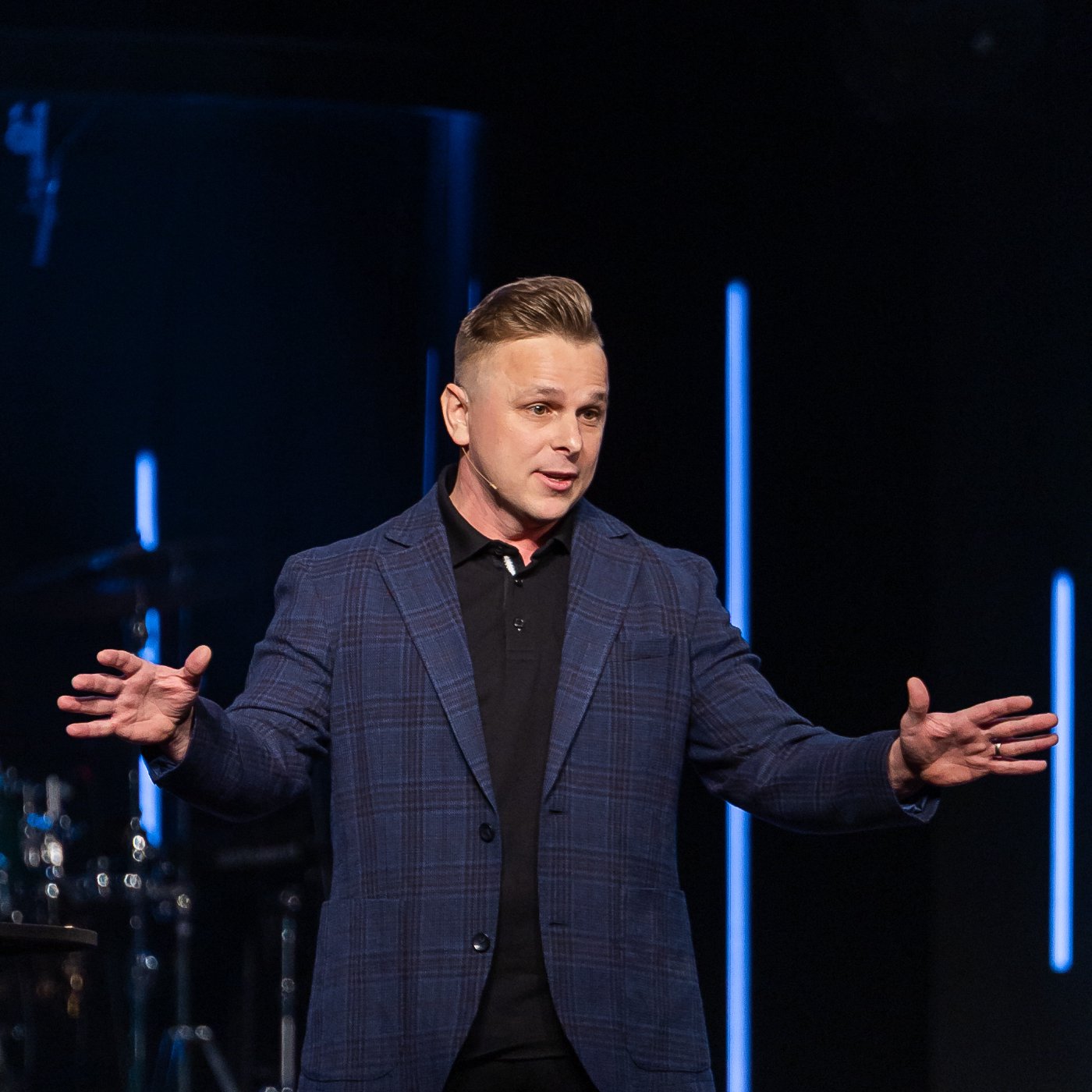 God defends his glory without human rescue